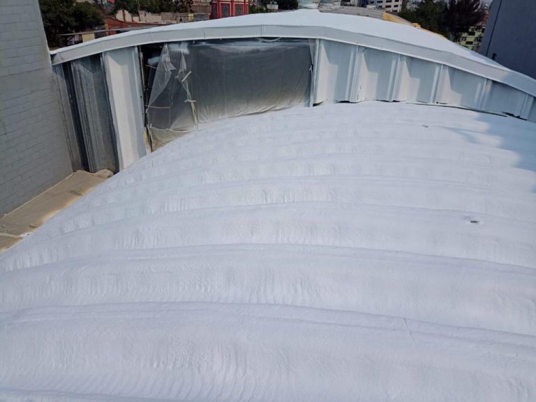 Aislamiento térmico con espuma de poliuretano proyectada, proyecto de AEPSA México